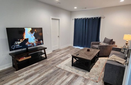 Bel Aire House | New single level 3 bed 2 bath