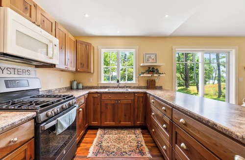 Mid-Coast and Islands House | NEW Tranquil Tides - 2-bedroom home with privacy, AC and tidal waterfront access