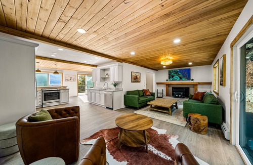 Hermosa House | Newly Remodeled Mountainside Duplex w/Epic Views-Upper Floors, Optional Hot Tub