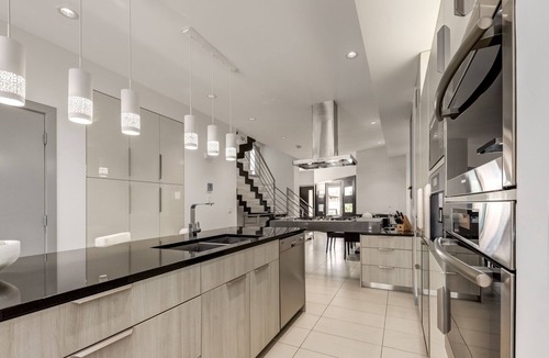 Hillhurst House | Newly Renovated Single Family Home w/Hot Tub, Garage & King Bed