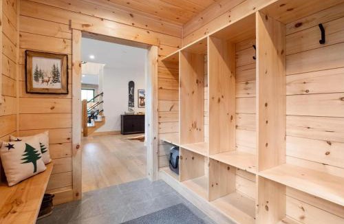 Sunday River Area House | Ninth Peak | Golf and Spa Retreat with Trails, Hot Tub & Sauna