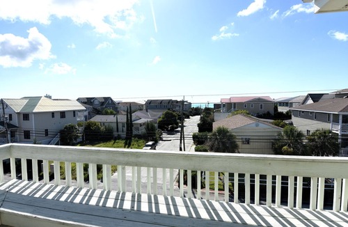 Wrightsville Beach House | O'Bryant – Chill out enjoy your vacation and have Good Times and Happy Days