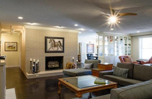 Hot Springs House | Oakwood Manor - Steps to Oaklawn, minutes to Downtown, Lakes, More
