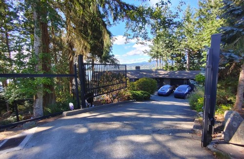 Departure Bay Apartment | Ocean View Self-Contained Studio Suite, Near Ferry in Quiet Forested Area
