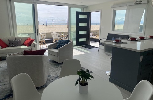 Hermosa Beach Condo | Ocean Views! Beachfront Deck on Hermosa Strand