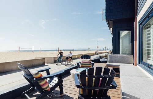 Hermosa Beach House | Oceanfront 5 Bedroom Designer-Renovated w/Parking