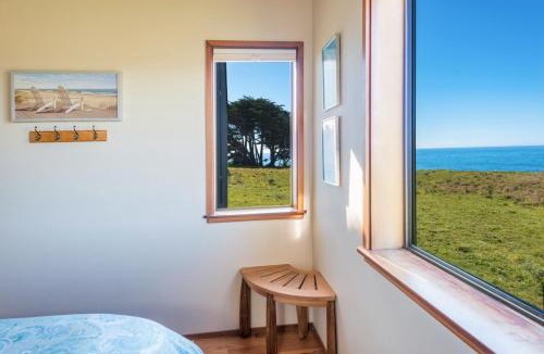 Sea Ranch House | Oceanfront Bluff Home Golf Privileges