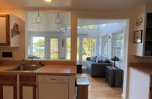 Salsbury Cove House | Oceanfront home 5 minutes to Acadia, 10 mins. to downtown Bar Harbor.