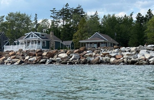 Owls Head Cottage | Oceanfront Maine Cottage, Private Shoreline, Sunset Views, Near Lighthouse.