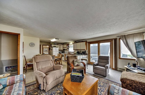 Old Orchard Beach House | OCEANVIEW SERENITY COTTAGE 3BR/2BA PRIVATE BEACH ACCESS PATH PRISTINE BEACHFRONT