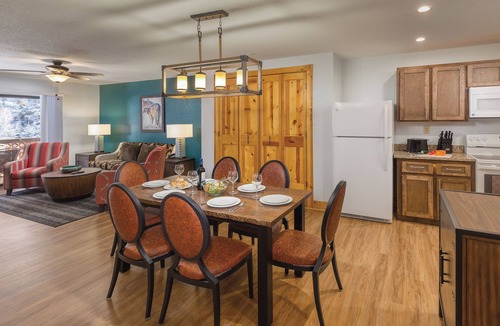 Red River Resort | OFFICIAL LISTING | Worldmark Red River 1BR w/Fireplace, balcony and chair lift