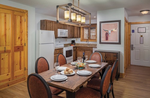 Red River Resort | OFFICIAL LISTING | Worldmark Red River 1BR w/Fireplace, balcony and chair lift