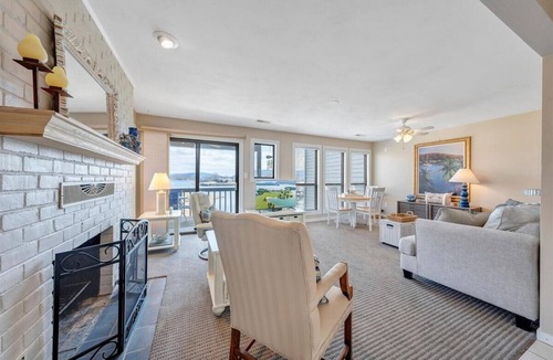 North Shore Condo | ON LAKE TIME: Lakefront Condo with Beautiful Views of Smith Mountain Lake
