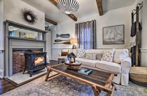 Jefferson House | On-Site Pond: Spacious Family Home in Jefferson!