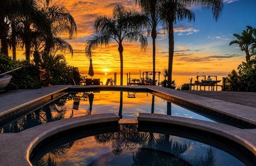 Crystal Beach House | On the Gulf! Luxury 4/3 with 2 Master Bedrooms, Pool and Spa and dock!