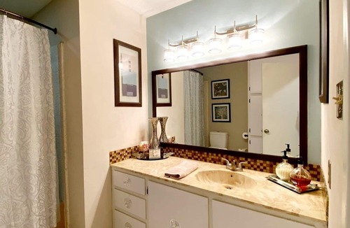 Wake Village House | On your visit to Texarcana Tx. Stay in this beautiful and spacious room.