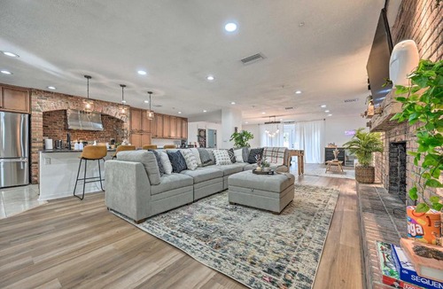 Limona Improvement House | Outdoor Oasis! Group Getaway w/Pool in Brandon