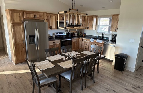 Jonesboro Cabin | Outdoorsman Paradise