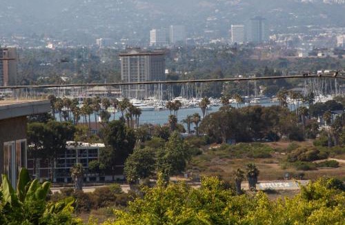 Playa Del Rey House | Overlooking Marina del Rey sailboats, is Green Ginger Playa Del Rey on the bluff,