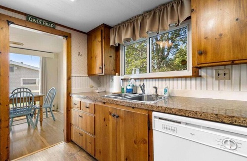 Owls Head Cottage | Owls Nest on Crescent Beach