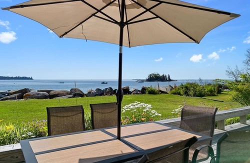 Owls Head Cottage | Owls Nest on Crescent Beach