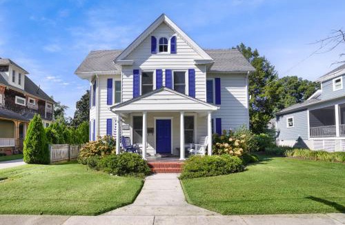 Cape Charles House | Oyster Shack - true gem in heart of downtown!