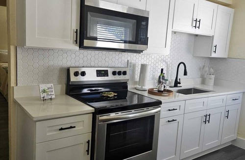 Old Seminole Heights House | Palmera House in Tampa Near Airport, Raymond James Stadium & Busch Gardens