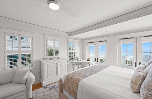 Gulf District Condo | Panoramic Gulf Views Just Steps to the Beach