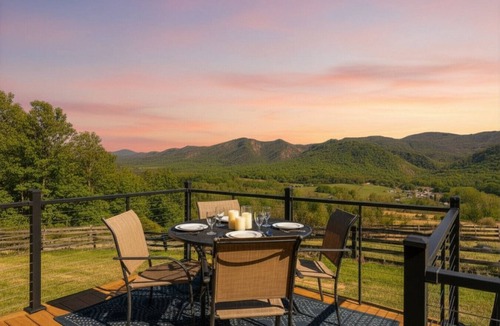 Raphine House | Panoramic Mountain Views + Private Hot Tub — Your Ultimate Shenandoah Valley Escape