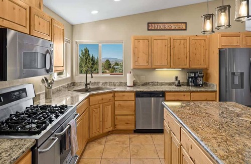 Cottonwood-Verde Village House | Panoramic Views Modern Southwest Home! Kiowa - S06