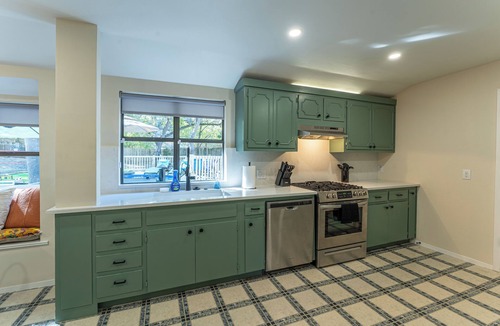 Barton Hills House | Party Pad! Sleeps 18, Arcade, Turf Sport Court, Stock Tank Pool, Heart of ATX!