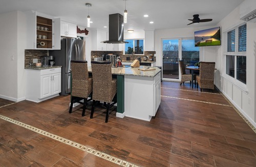 Leander Ski Chalet | Peaceful and Quiet Hill Country Getaway with Stunning Views