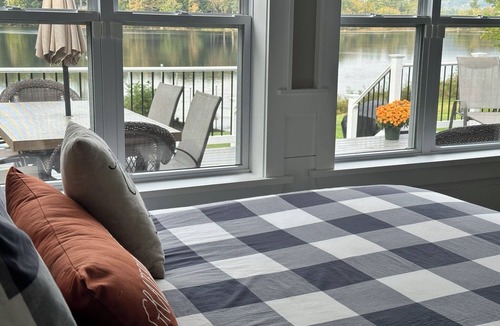 Liberty Cottage | Peaceful Lakeside Getaway with Hot Tub, Dock, Large Yard and Amazing Sunsets!