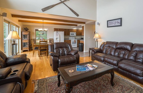 Eddington House | Peaceful Point Waterfront Dogs Welcome, Near Acadia National Park & Bar Harbor