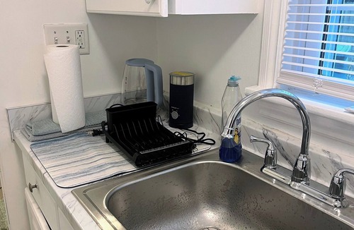 Parkside Cottage | Peaceful Private Carriage House in Savannah - Furnished + Utilities Included