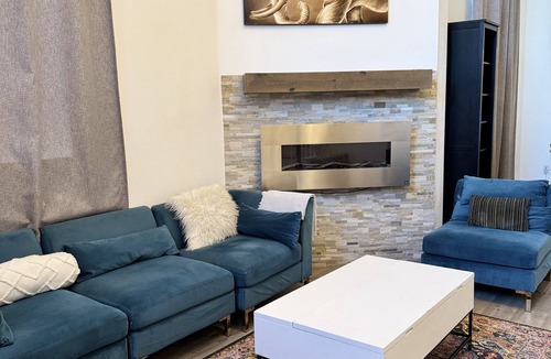 Mar Vista House | Perfect 4-bedroom house with AC & High ceilings for the Summer