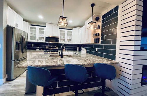 St. Charles House | Perfect for large groups.