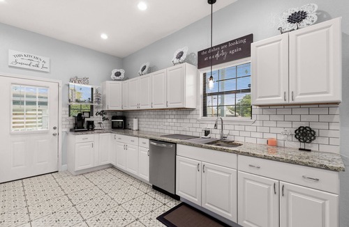 Nevada Street House | Pet-Friendly Alamodome Home /5 Minutes to RiverWalk; AT&T; Historic Pearl; Zoo