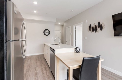 Shaganappi Apartment | Pet Friendly Apartment w/Free Underground Parking