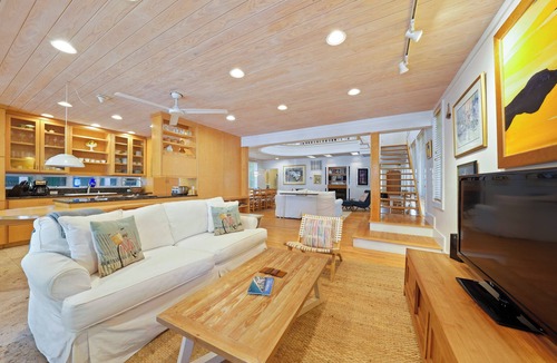 Seaside House | Pet-Friendly Cottage in Seaside, FL! Great Location + 2 Adult Bikes!