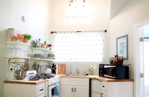 Rainbow CDP Cottage | Pet Friendly Charming Cottage with Incredible Views and Hot-tub in Rainbow, California