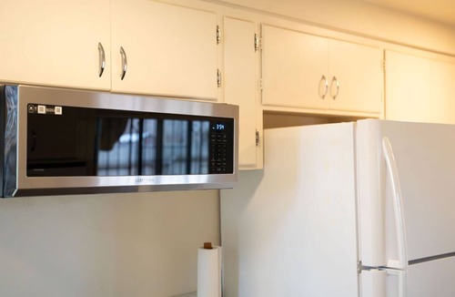 Farmington House | Pet Friendly - Downtown Farmington - 2+ Months Minimum