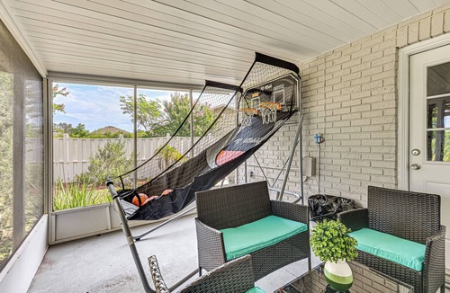 Seffner Community Alliance House | Pet-Friendly Home w/Lanais, Near Dtwn Tampa!