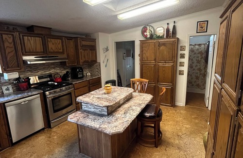 Porum House | Pet friendly, private dock, 3 bedroom home in Porum, OK. Walk to Lake Eufaula.