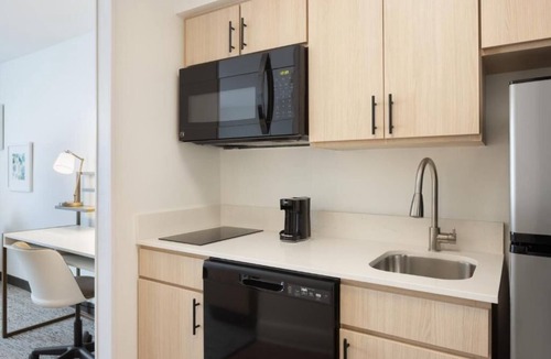 Westshore Hotel | Pet-Friendly Studio with Full Kitchen Perfect for Extended Stays in Tampa