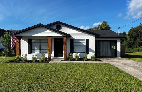 Oldsmar House | Pierfront Oasis by the bay