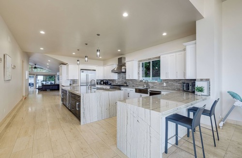 Hidden Valley House | Pool & Coastline Views: Luxe La Jolla Home