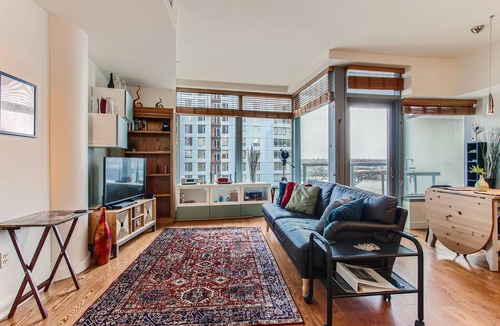 Corbett - Terwilliger - Lair Hill Condo | Portland Waterfront Condo w/Views of Mt. St. Helens