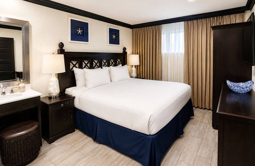 Cocoa Beach Resort | PRICE DROP! 2BR Resort Villa, Pool, Splash Pad, Gym & Shuttle. Great for family.