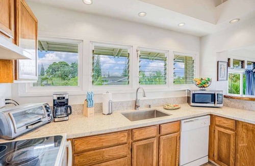 Princeville Condo | Princeville Corner Studio with Fast WiFi, Mountain Views & Pool